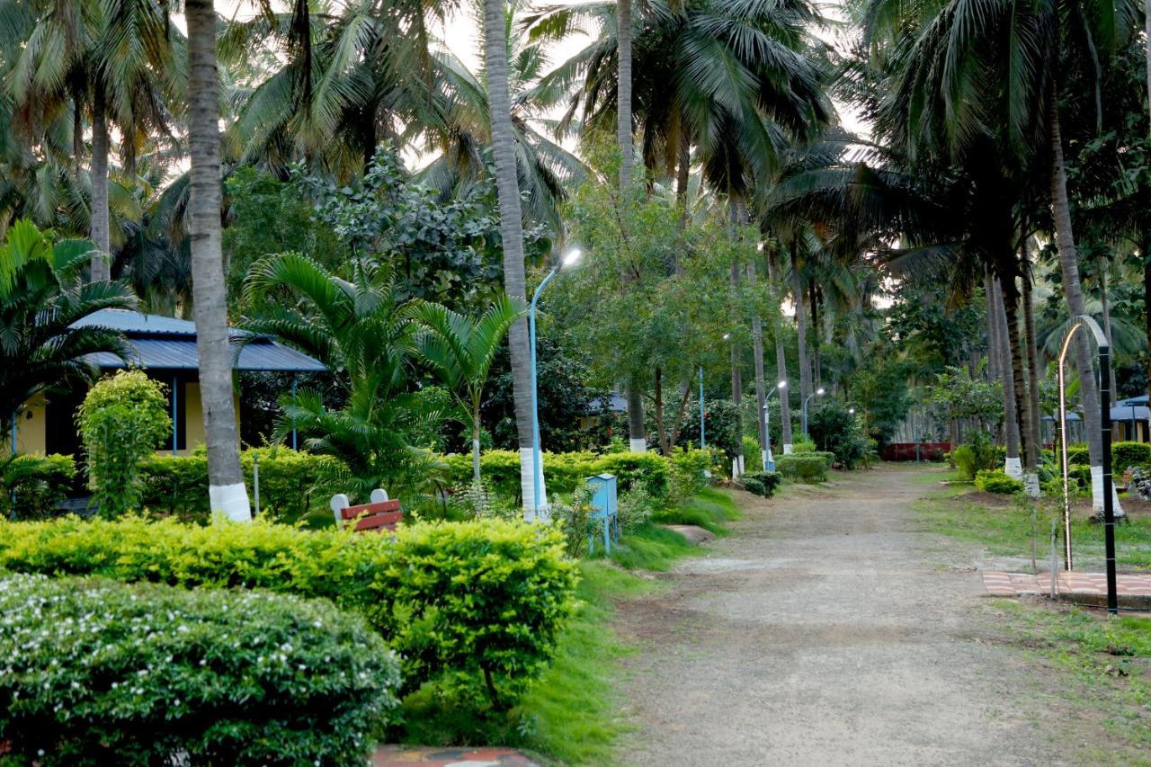 Royal Nature Resort Pollāchi Extérieur photo