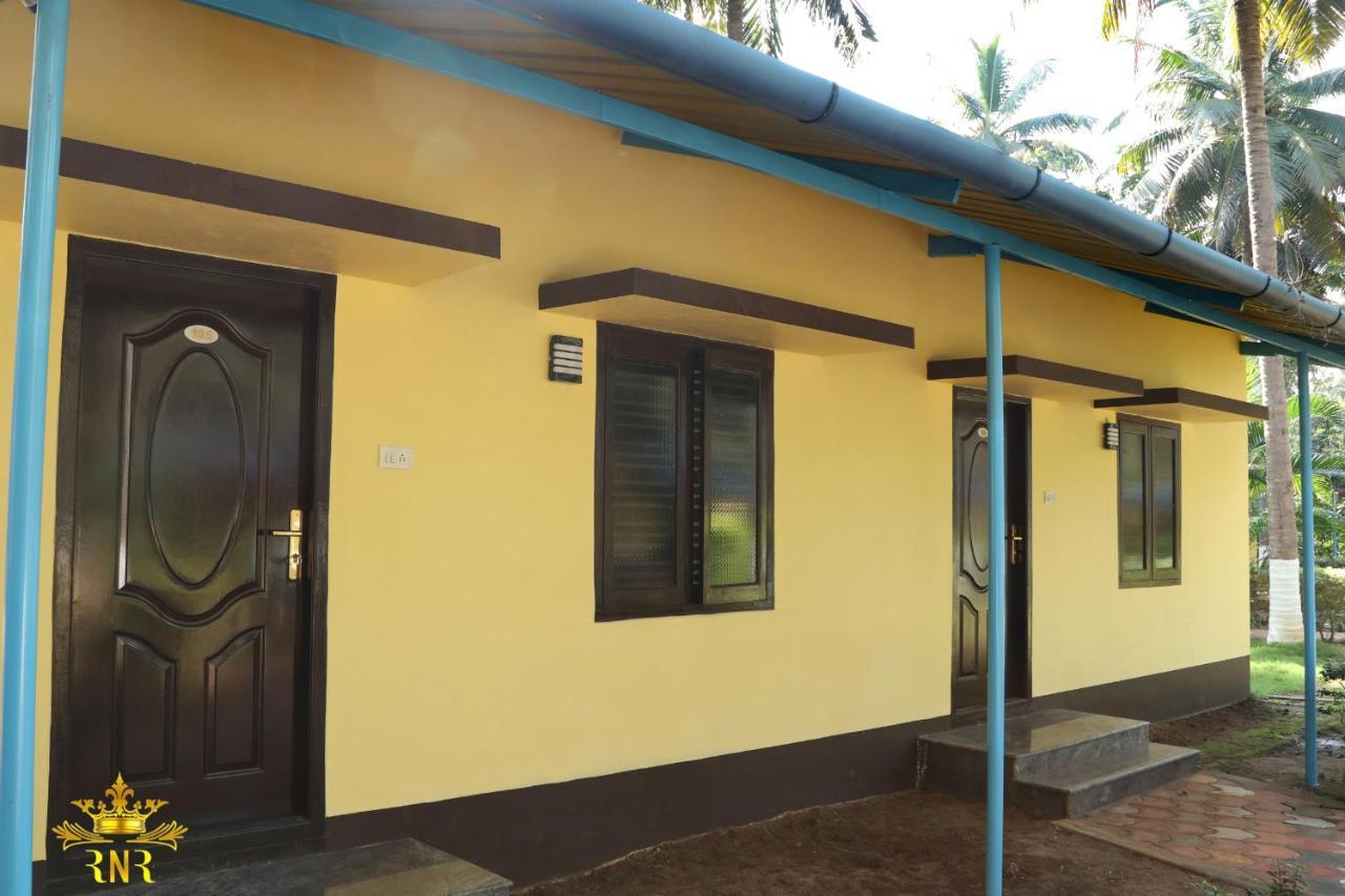 Royal Nature Resort Pollāchi Extérieur photo