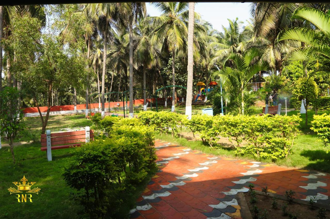 Royal Nature Resort Pollāchi Extérieur photo