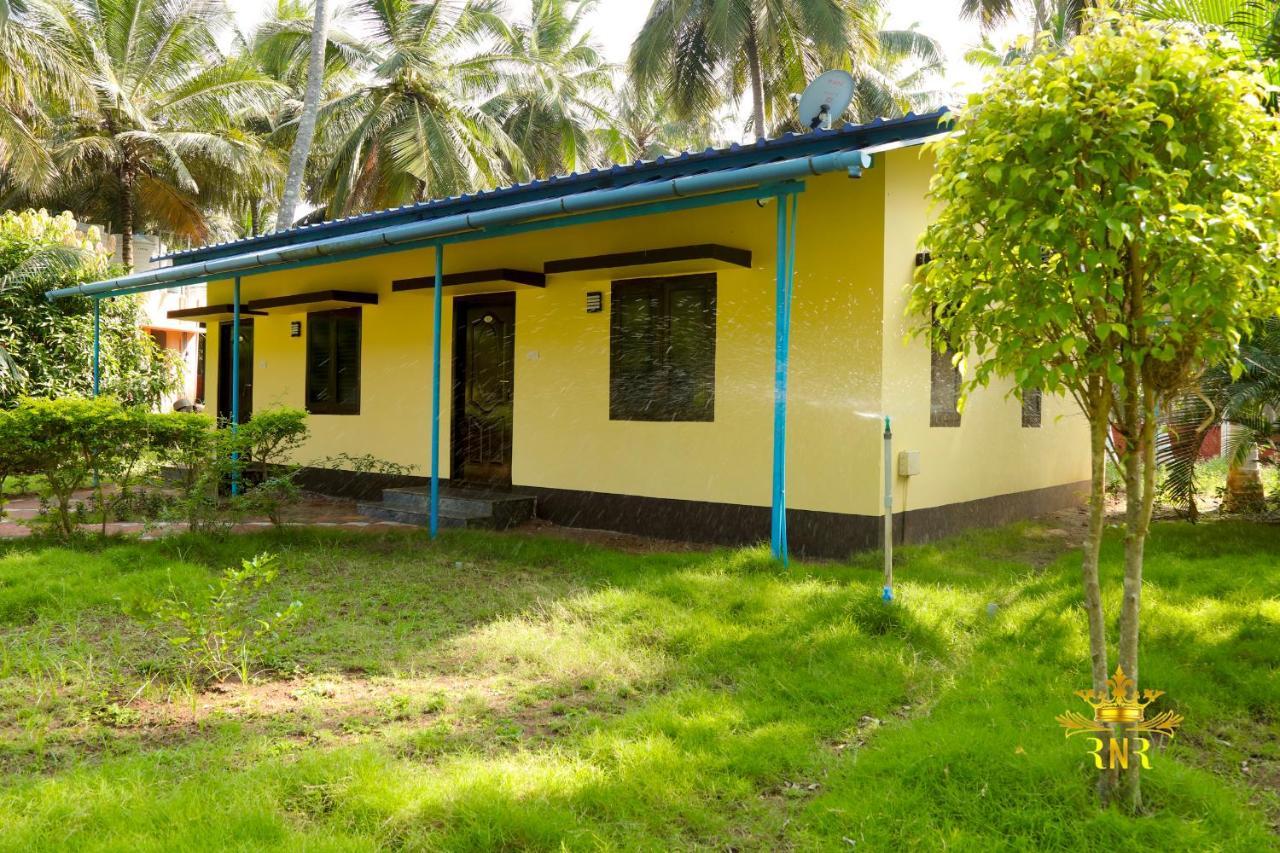 Royal Nature Resort Pollāchi Extérieur photo