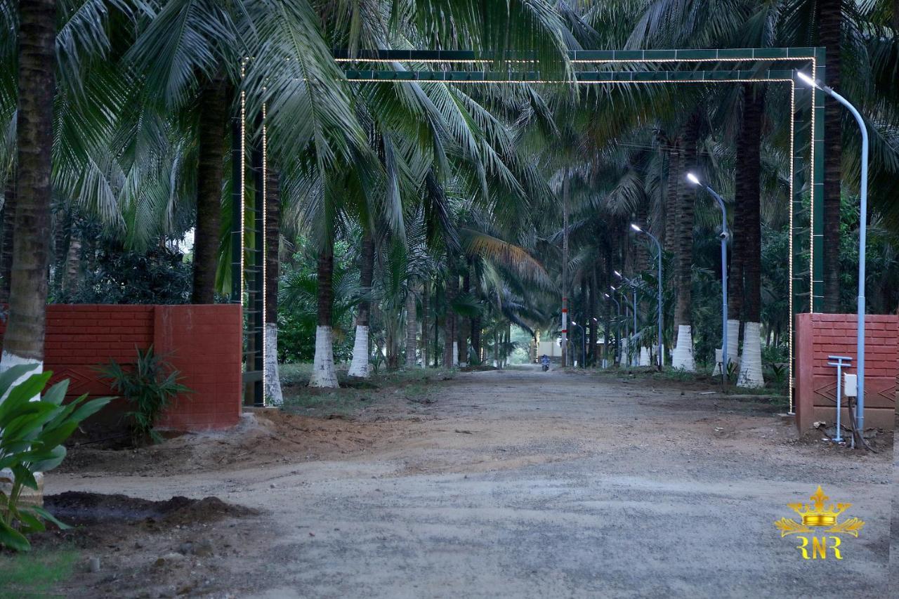 Royal Nature Resort Pollāchi Extérieur photo
