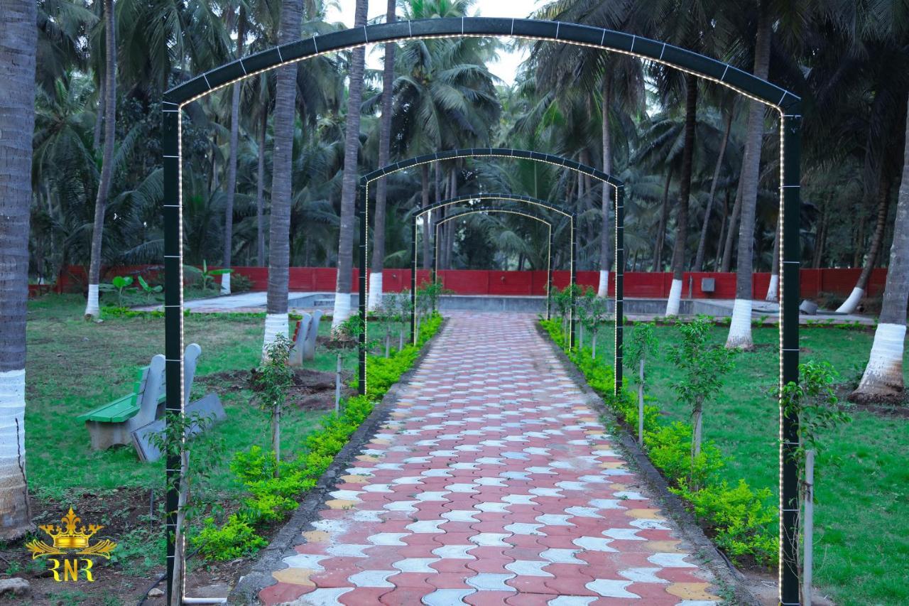 Royal Nature Resort Pollāchi Extérieur photo