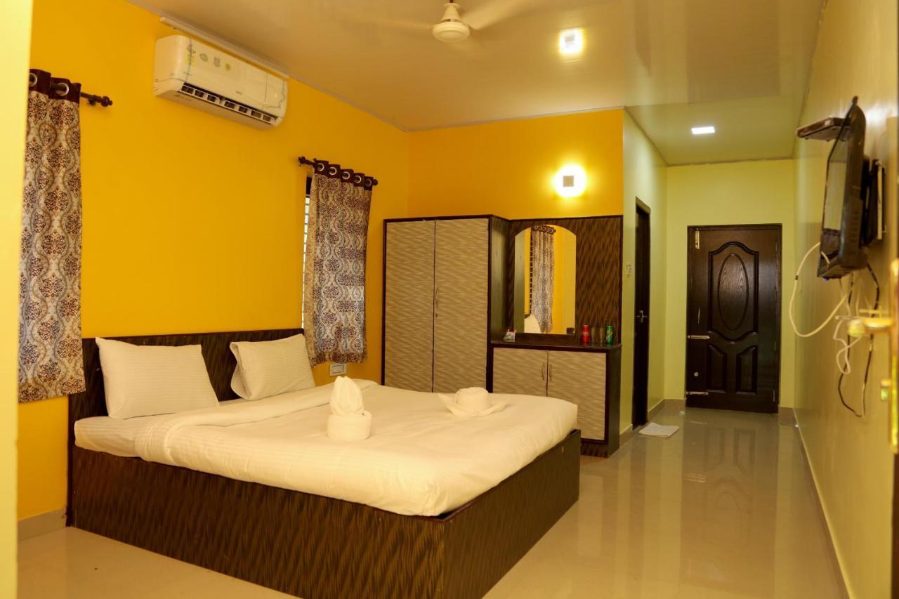 Royal Nature Resort Pollāchi Extérieur photo