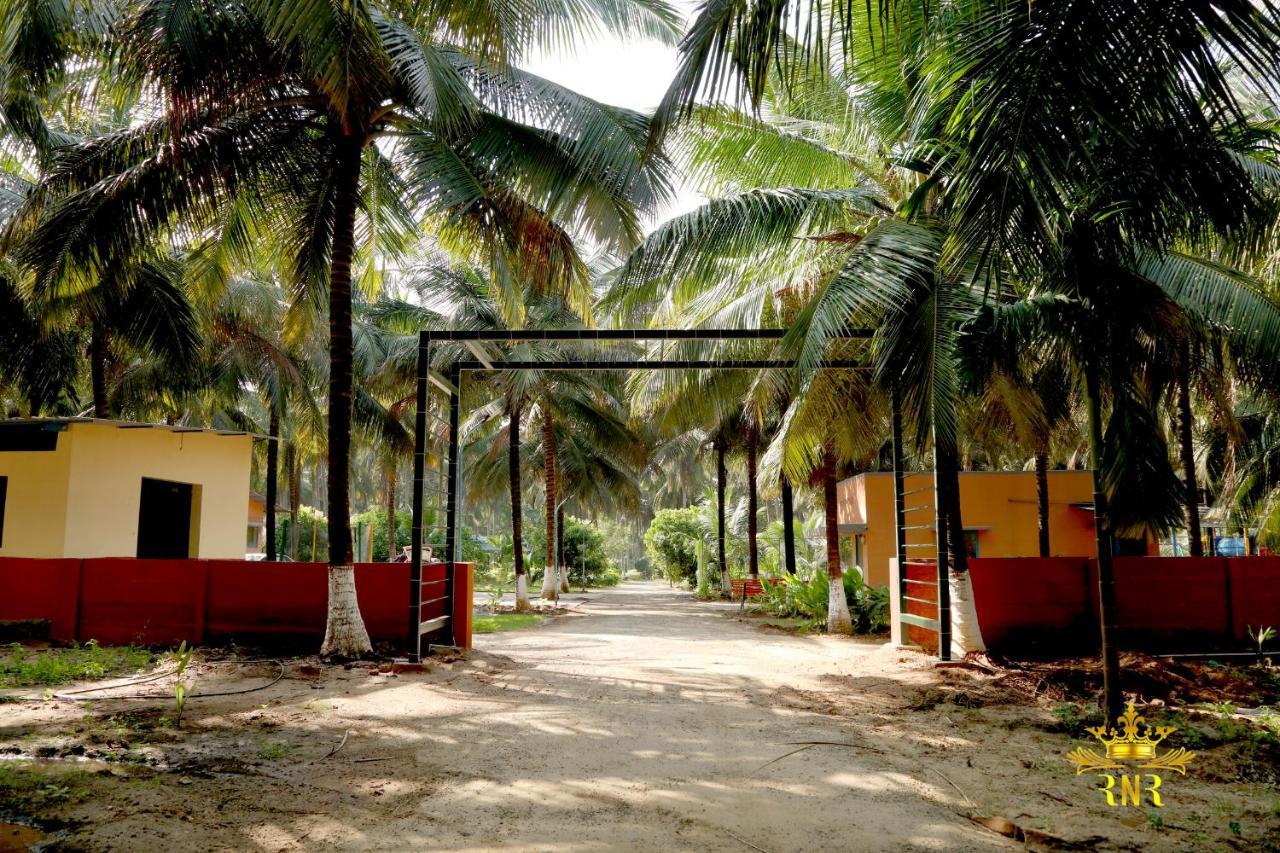 Royal Nature Resort Pollāchi Extérieur photo