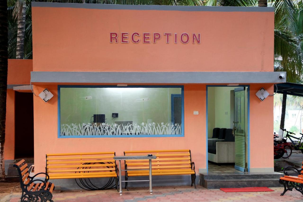 Royal Nature Resort Pollāchi Extérieur photo