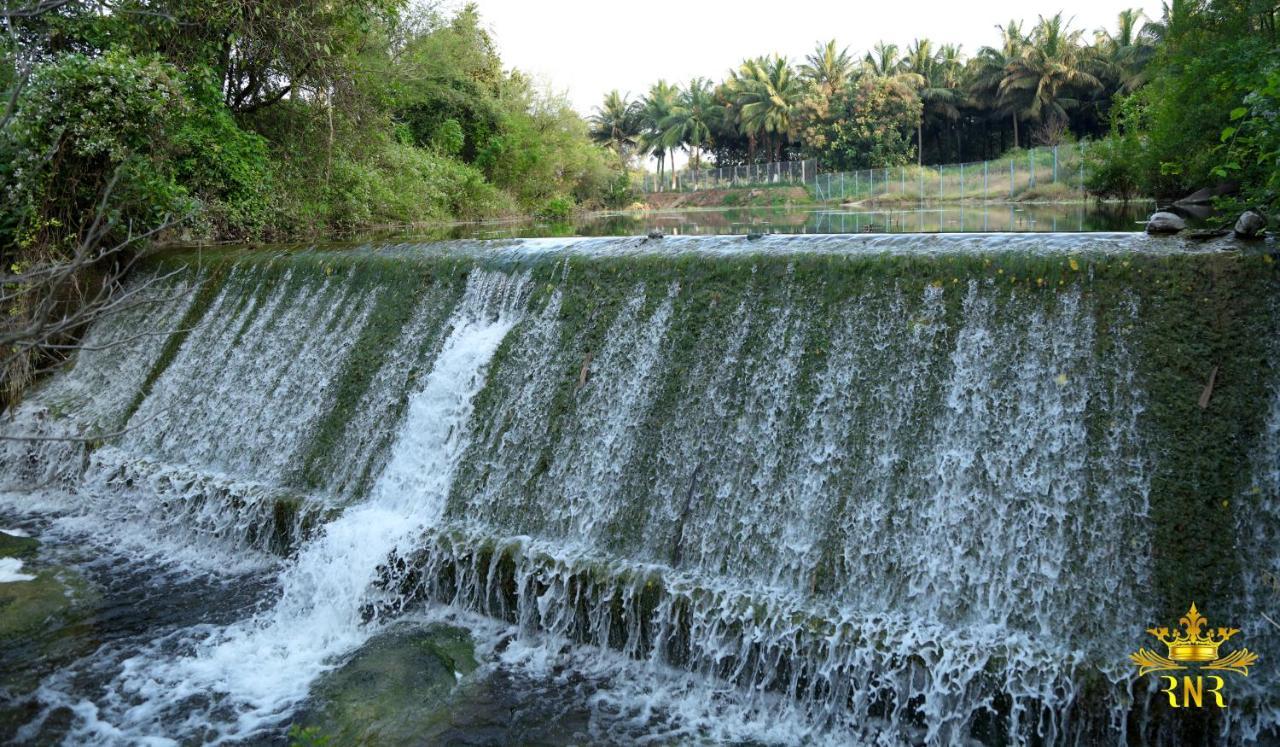 Royal Nature Resort Pollāchi Extérieur photo